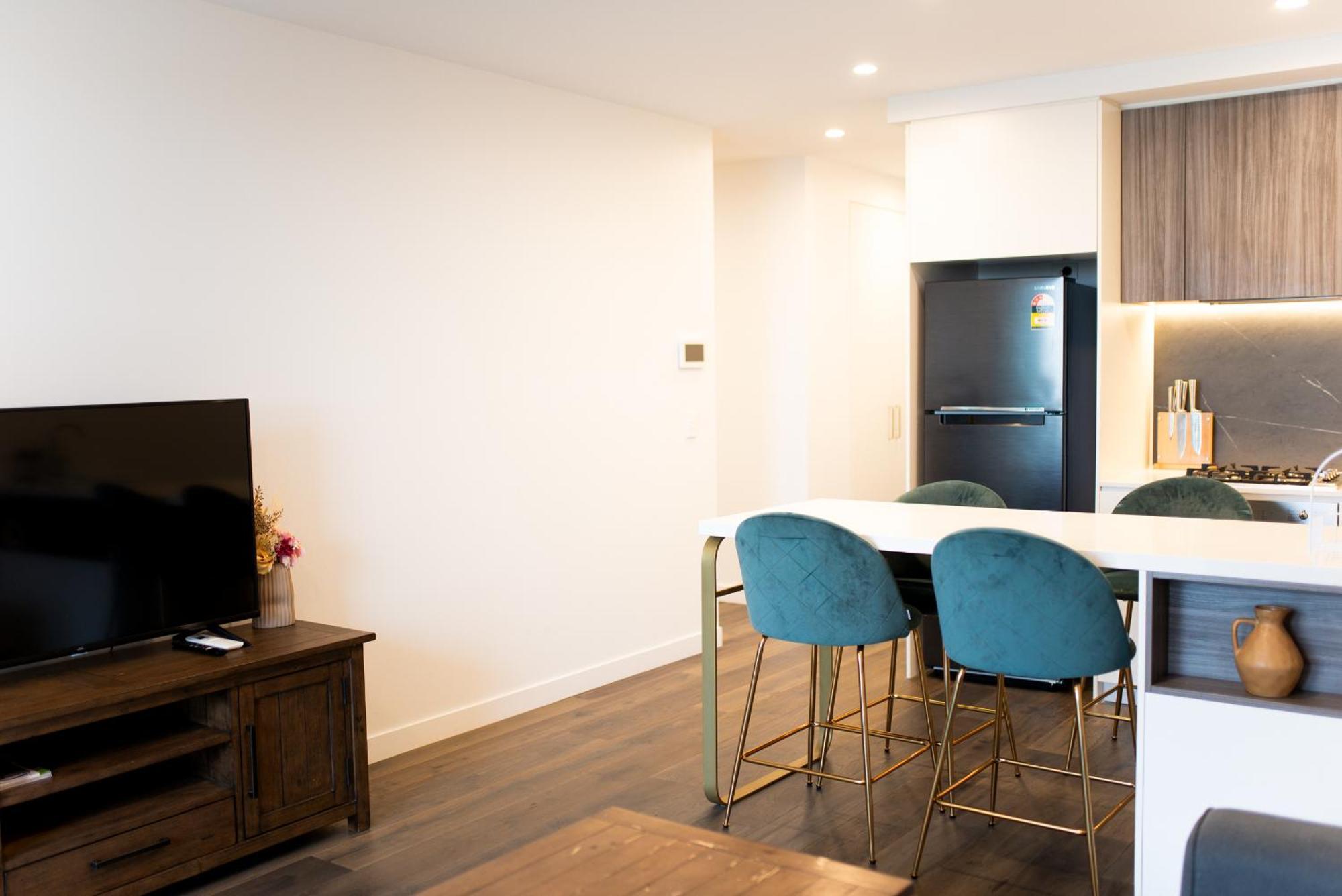 Apartment Next To Public Station, Boxhill Central, 2 Bedrooms, Free Parking And Wifi Box Hill Luaran gambar